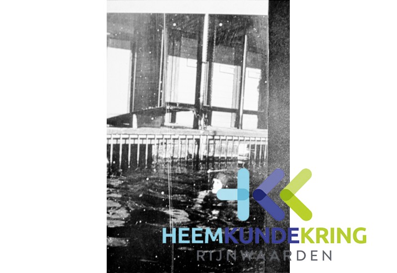 Zwembad in de Rijn F00002198